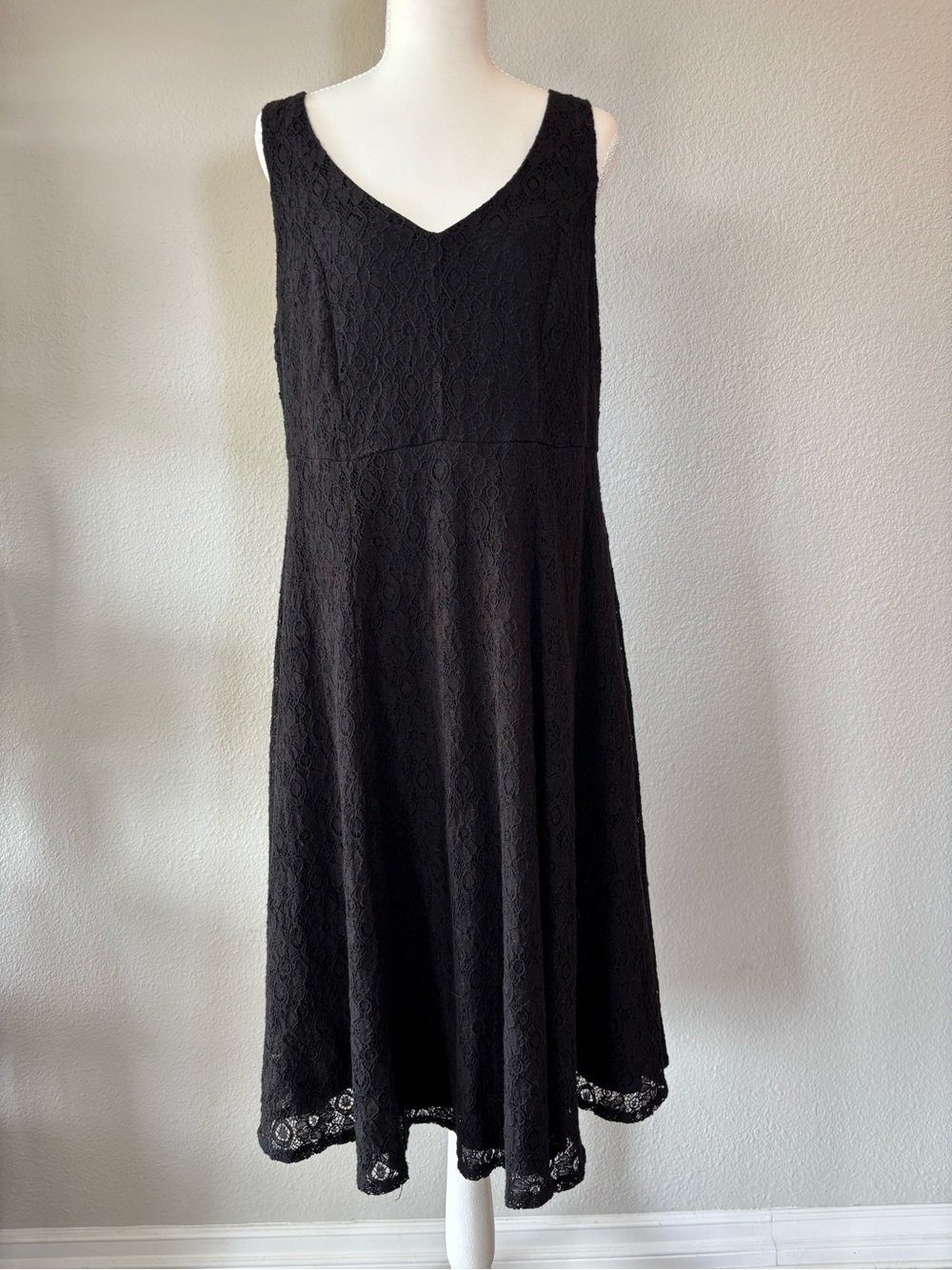 Torrid Women's Black Lace Midi Sleeveless Dress 16 V-Neck Fit & Flare Romantic
